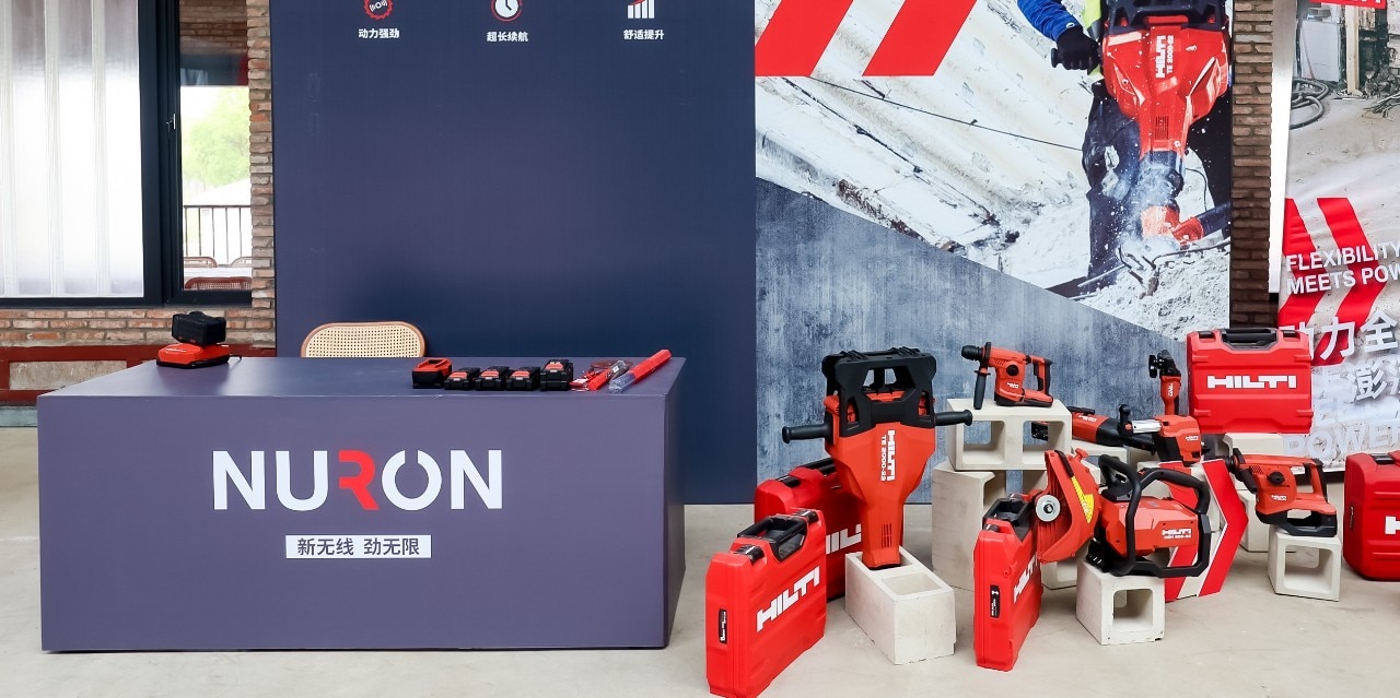 喜利得集團預埋槽事業部總負責人Simon Rolshoven、蘇州工廠總經理Heinz Nieder、喜利得中國總經理夏岱為新工廠剪彩