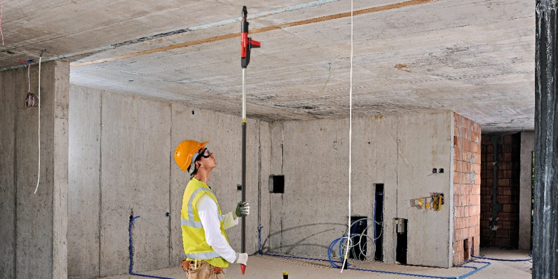 火藥作動緊固 (DX) 系統可以提供用于機械和電氣業的通用高性能解決方案。